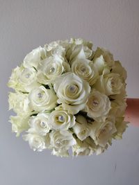morsiuskimppu py&ouml;re&auml;, valkoinen ruusu